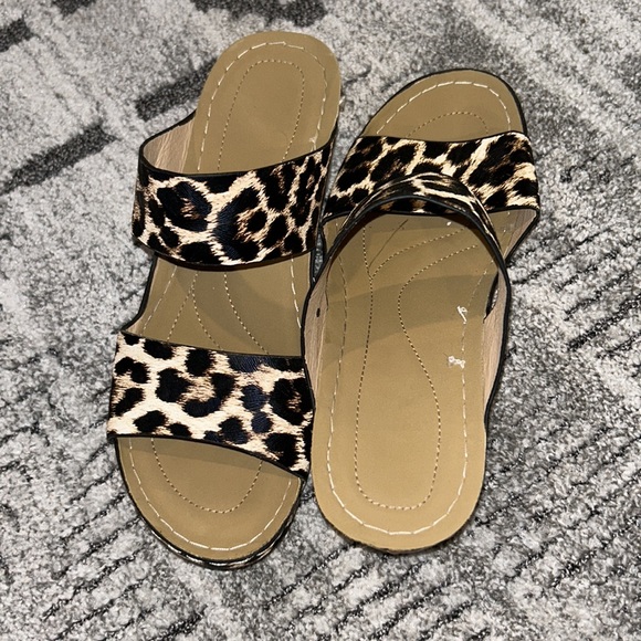 Croc like shoe - Picture 2 of 3